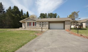 *SOLD* 7111 SHIELDS DRIVE – BEAUTIFUL GREELY BUNGALOW FOR SALE!
