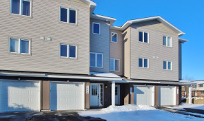 *SOLD* 2640 PALINGS PRIVATE