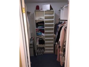 walk-in-closet