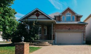 *SOLD* 126 Mosswood Court – Beautiful House For Sale in Hunt Club Neighbourhood!